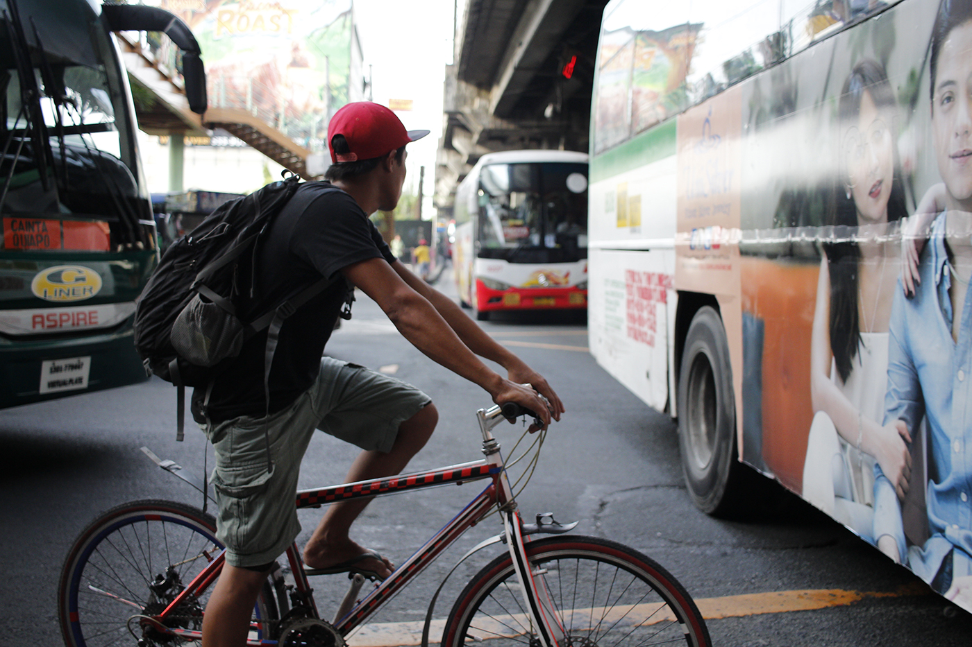 Ortigas bike commuter EDSA