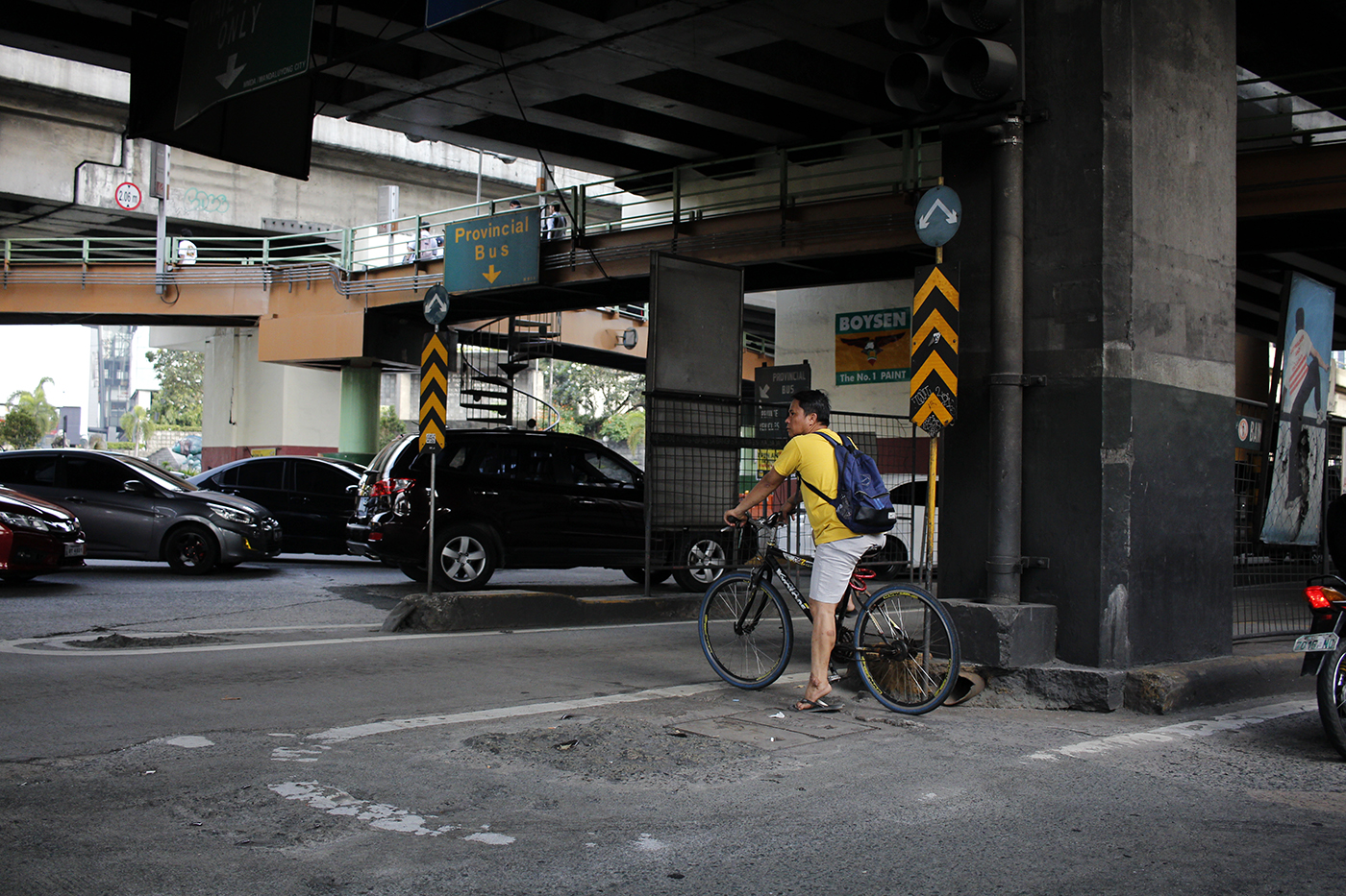 Ortigas bike commuter EDSA