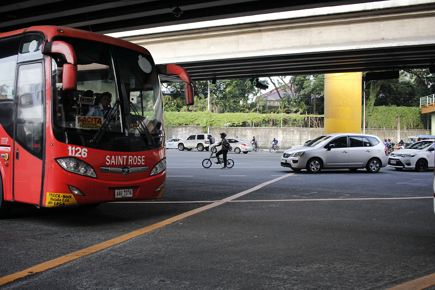 Ortigas bike commuter EDSA