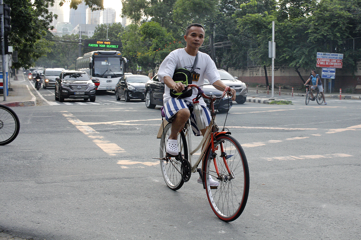 Ortigas bike commuter Ortigas Avenue