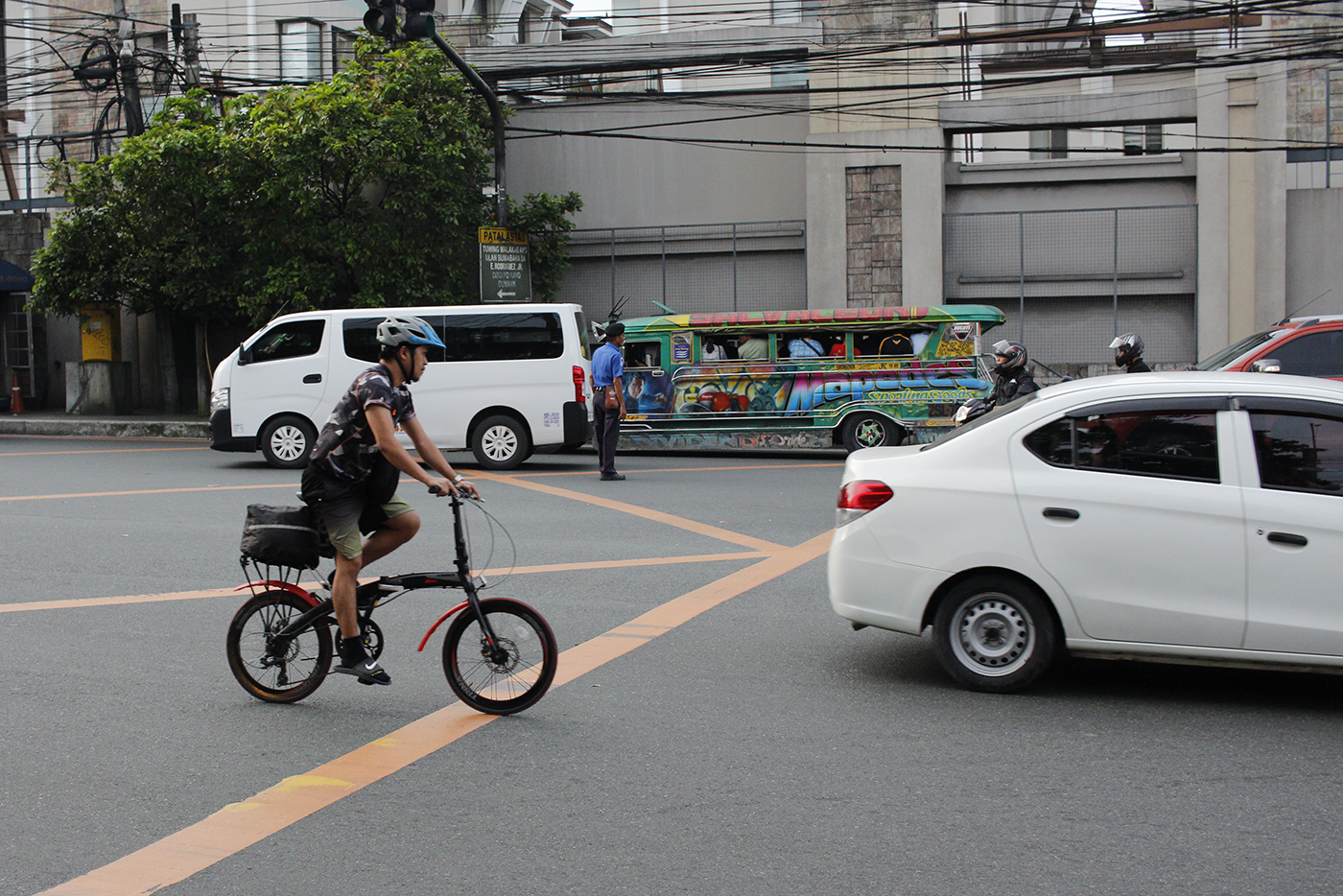 Ortigas bike commuter Ortigas Avenue