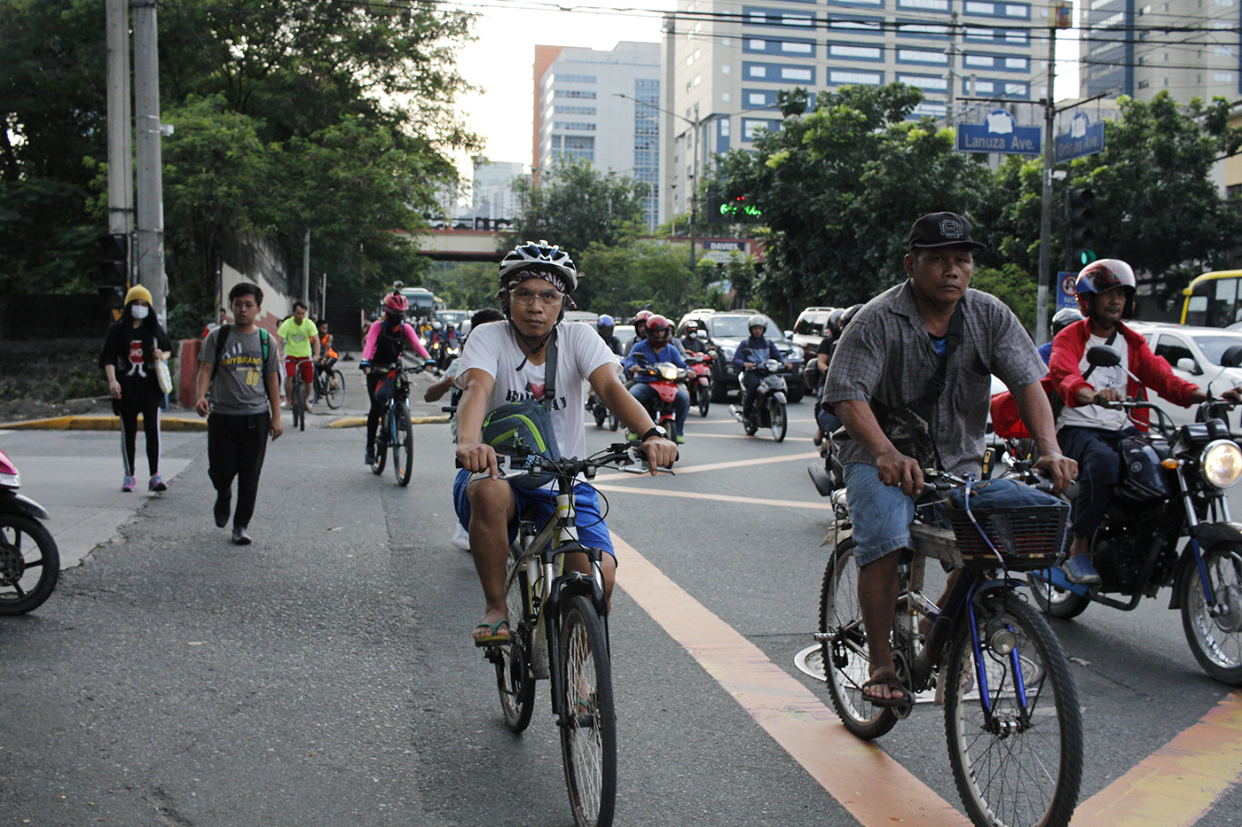 Ortigas bike commuter Ortigas Avenue