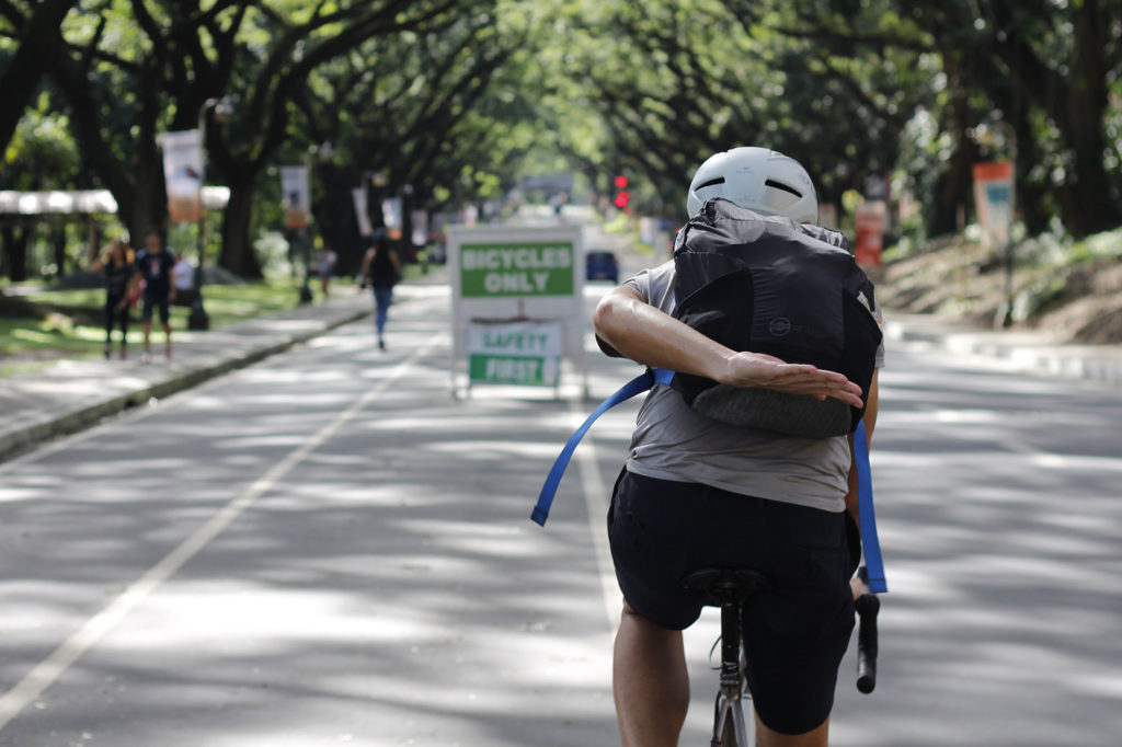 Move right cycling hand signal